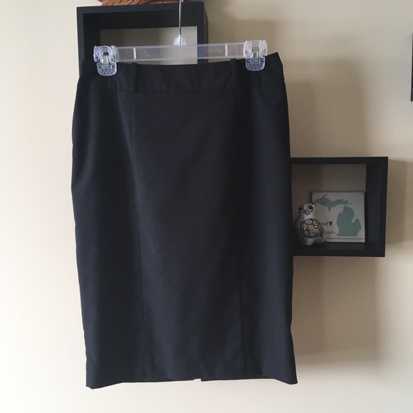 Black pencil skirt (with stretch)! - Picture 2 of 6